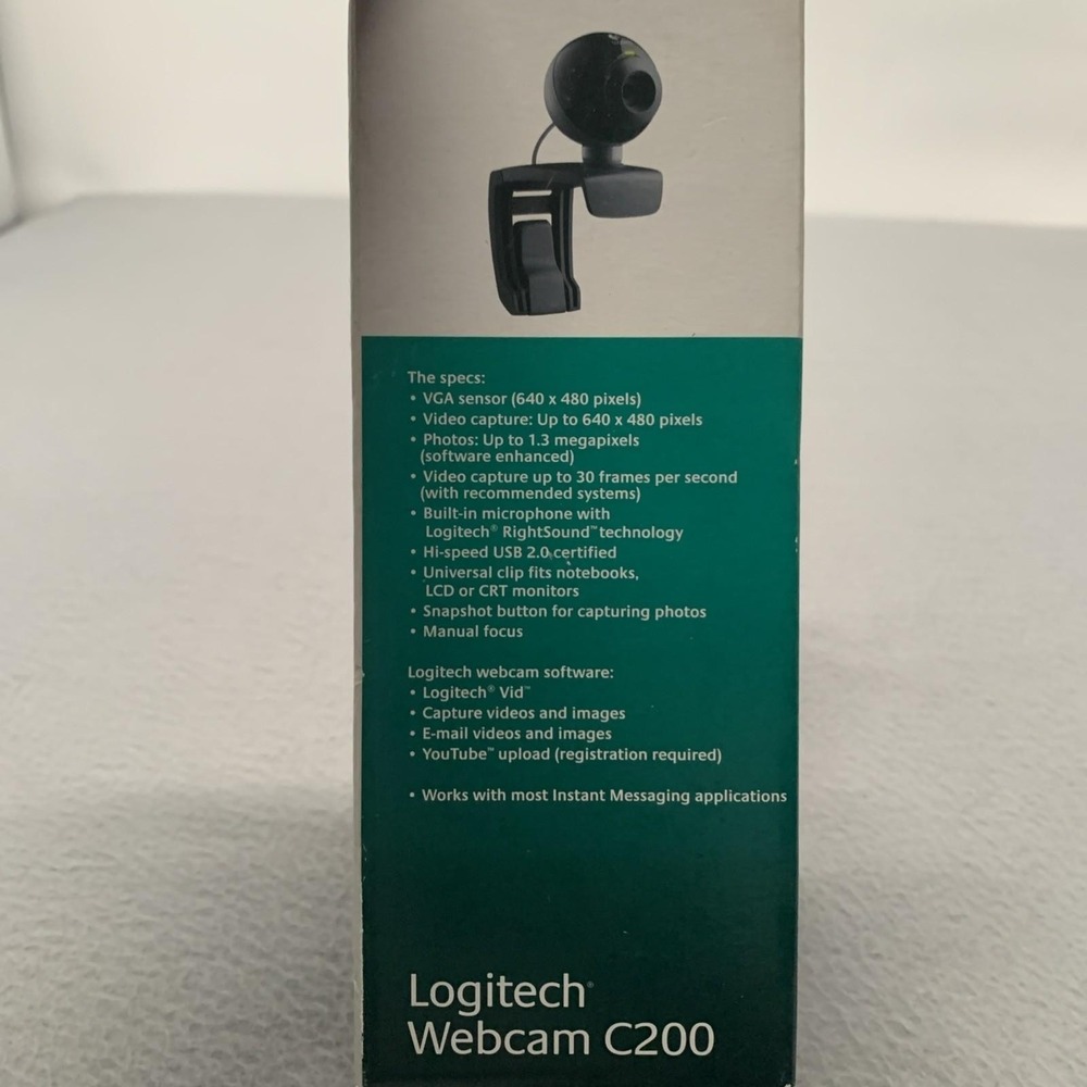 Logitech Webcam C200 USB V-U0011 Grey Black Built In Microphone Manual Focus NEW - Picture 3 of 5